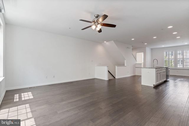 23048 MOUNTAIN LAUREL LN, California, MD 20619