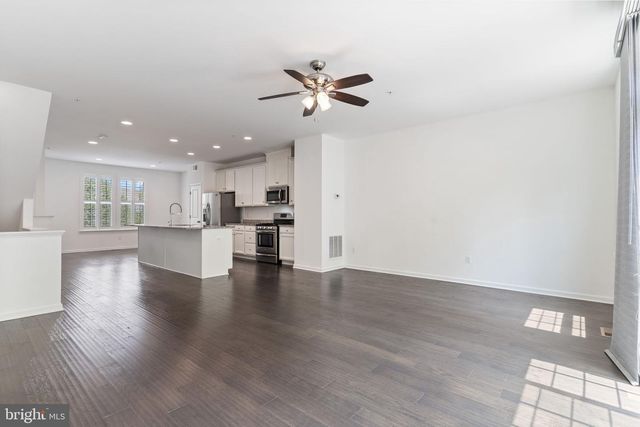 23048 MOUNTAIN LAUREL LN, California, MD 20619