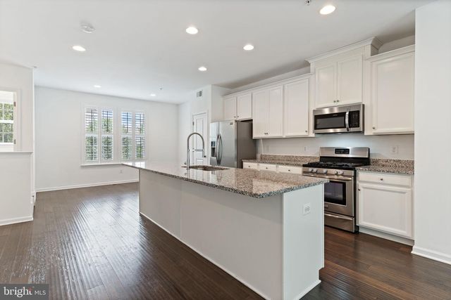 23048 MOUNTAIN LAUREL LN, California, MD 20619