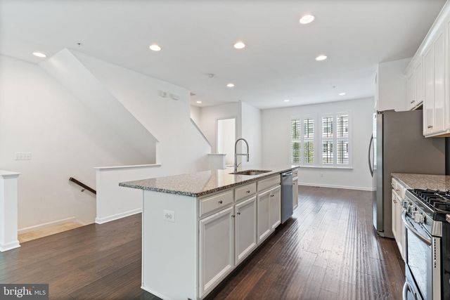 23048 MOUNTAIN LAUREL LN, California, MD 20619