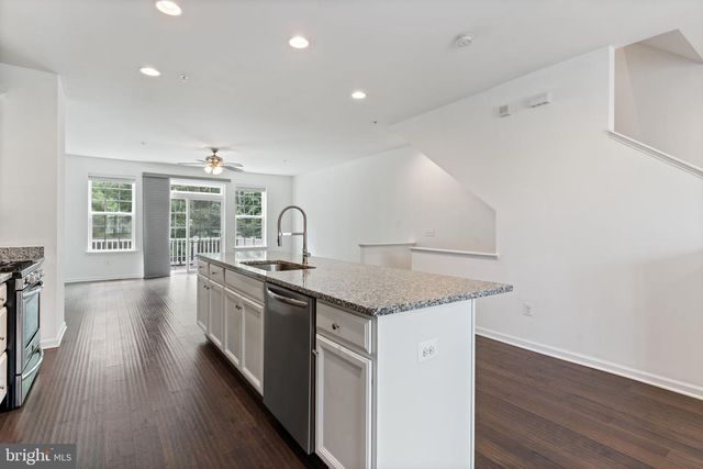 23048 MOUNTAIN LAUREL LN, California, MD 20619