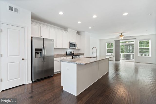 23048 MOUNTAIN LAUREL LN, California, MD 20619