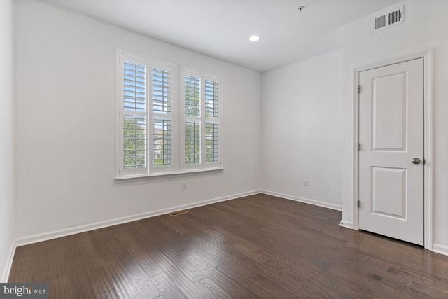 23048 MOUNTAIN LAUREL LN, California, MD 20619