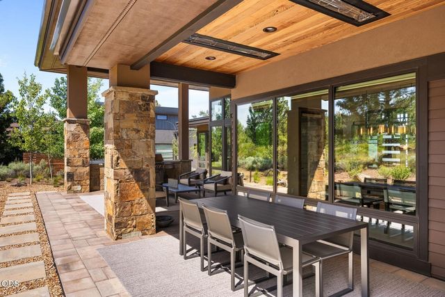 61317 Bonneville Loop, Bend, OR 97702