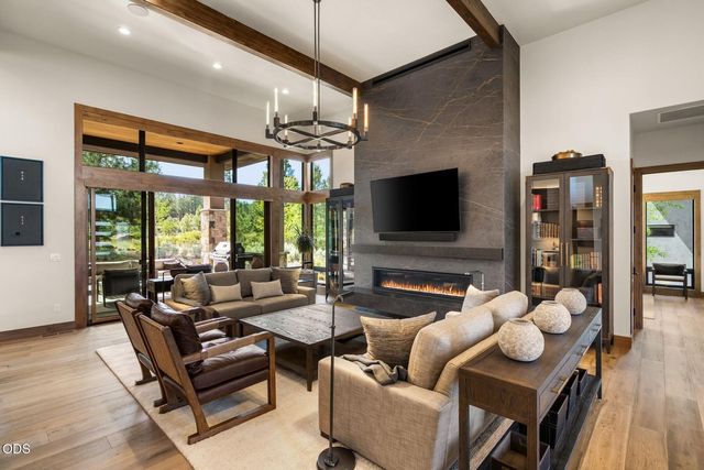 61317 Bonneville Loop, Bend, OR 97702
