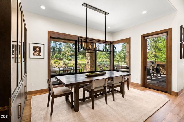 61317 Bonneville Loop, Bend, OR 97702