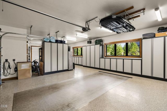 61317 Bonneville Loop, Bend, OR 97702