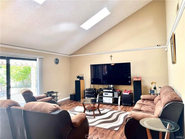 25453 Via Novia, Valencia, CA 91355