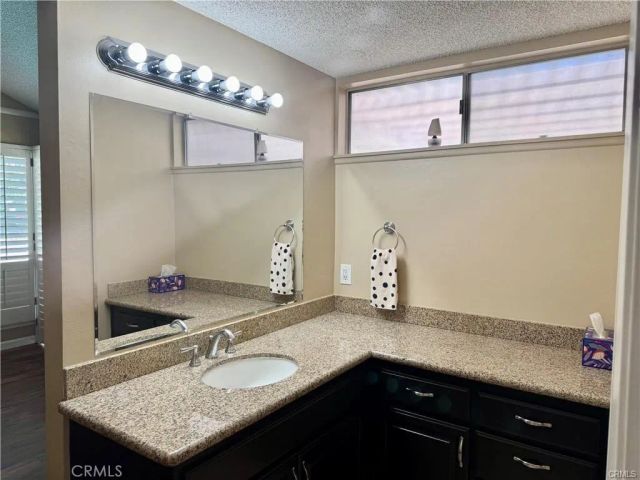 25453 Via Novia, Valencia, CA 91355