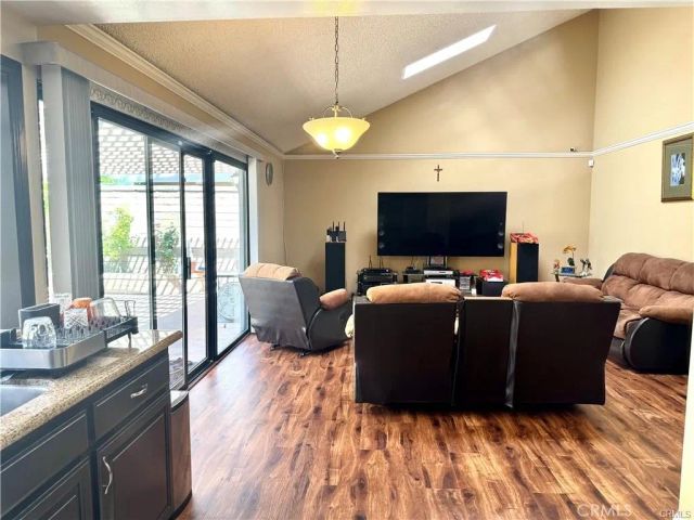 25453 Via Novia, Valencia, CA 91355