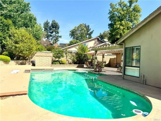 25453 Via Novia, Valencia, CA 91355