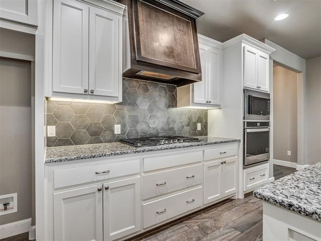 2809 Cedar Creek Drive, Moore, OK 73160