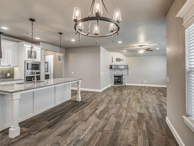 2809 Cedar Creek Drive, Moore, OK 73160