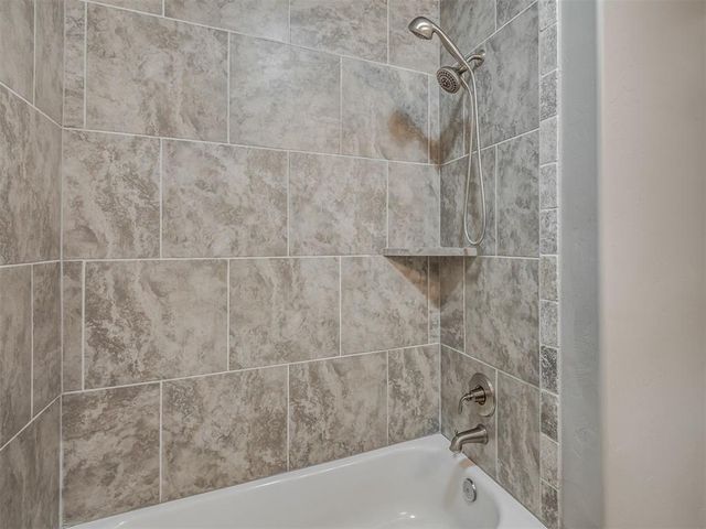 2809 Cedar Creek Drive, Moore, OK 73160