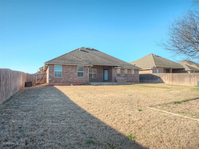 2809 Cedar Creek Drive, Moore, OK 73160