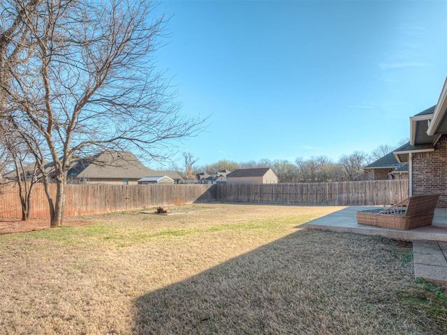 2809 Cedar Creek Drive, Moore, OK 73160