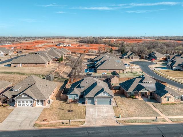 2809 Cedar Creek Drive, Moore, OK 73160