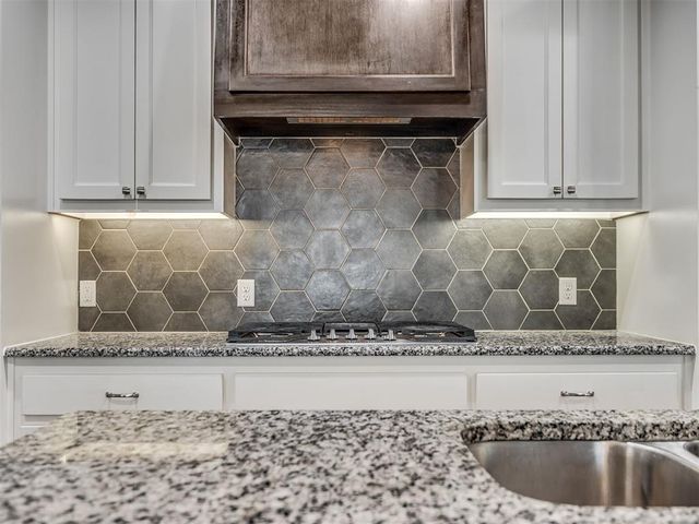 2809 Cedar Creek Drive, Moore, OK 73160