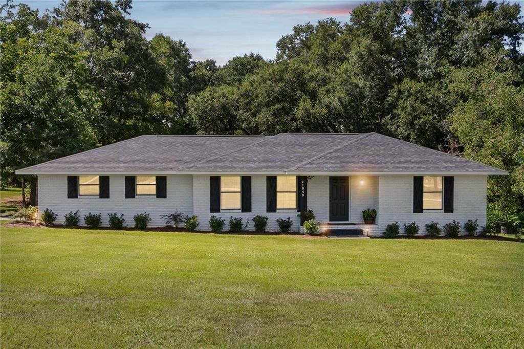 21950 Highway 90, Robertsdale, AL 36567 — exterior