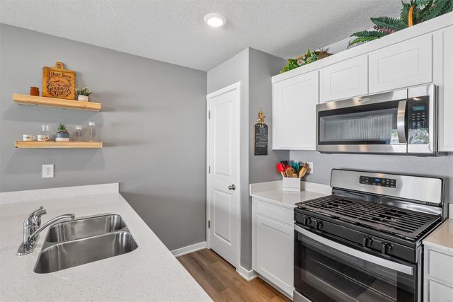 2705 E 50th Court, Des Moines, IA 50317