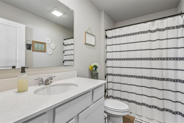 2705 E 50th Court, Des Moines, IA 50317