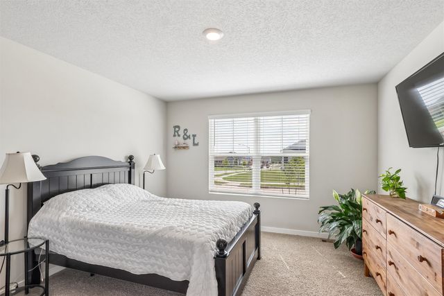2705 E 50th Court, Des Moines, IA 50317