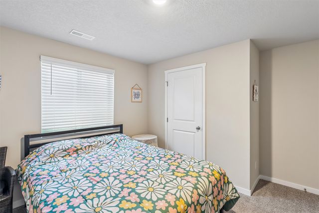 2705 E 50th Court, Des Moines, IA 50317