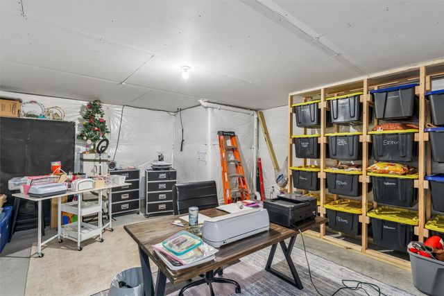 2705 E 50th Court, Des Moines, IA 50317
