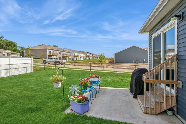 2705 E 50th Court, Des Moines, IA 50317