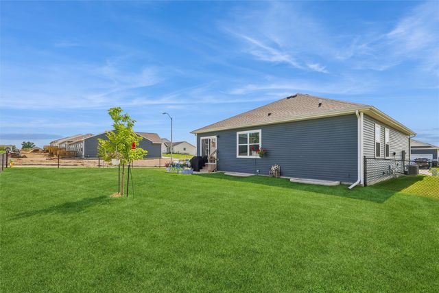 2705 E 50th Court, Des Moines, IA 50317