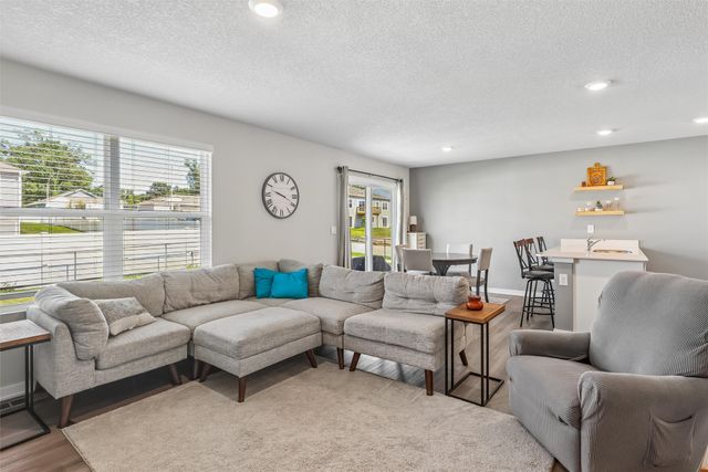 2705 E 50th Court, Des Moines, IA 50317