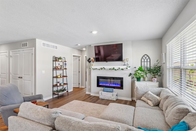 2705 E 50th Court, Des Moines, IA 50317