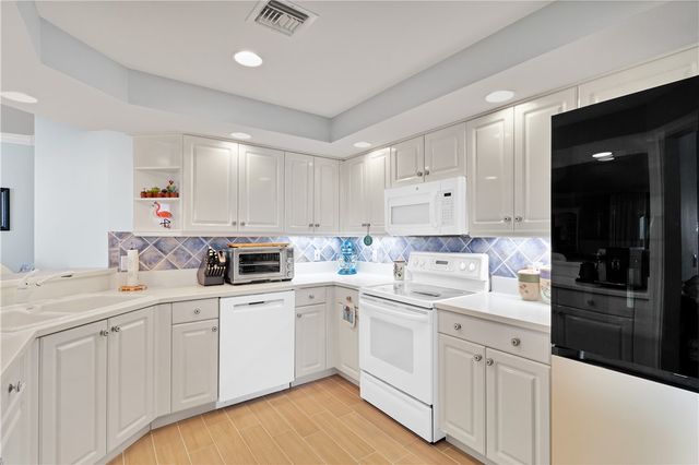 5320 W Harbor Village Drive 401, Vero Beach, FL 32967