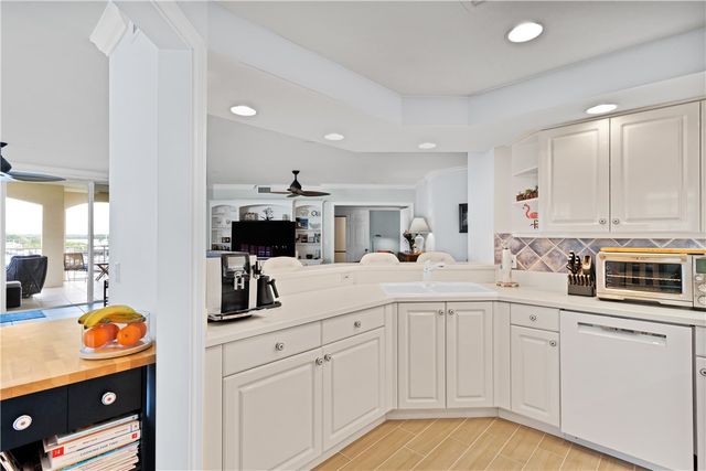 5320 W Harbor Village Drive 401, Vero Beach, FL 32967