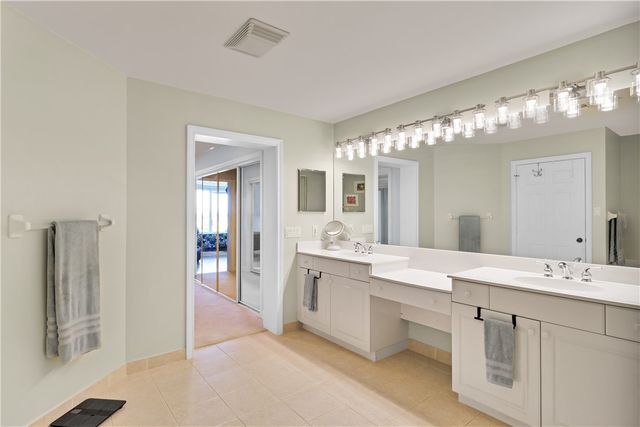 5320 W Harbor Village Drive 401, Vero Beach, FL 32967