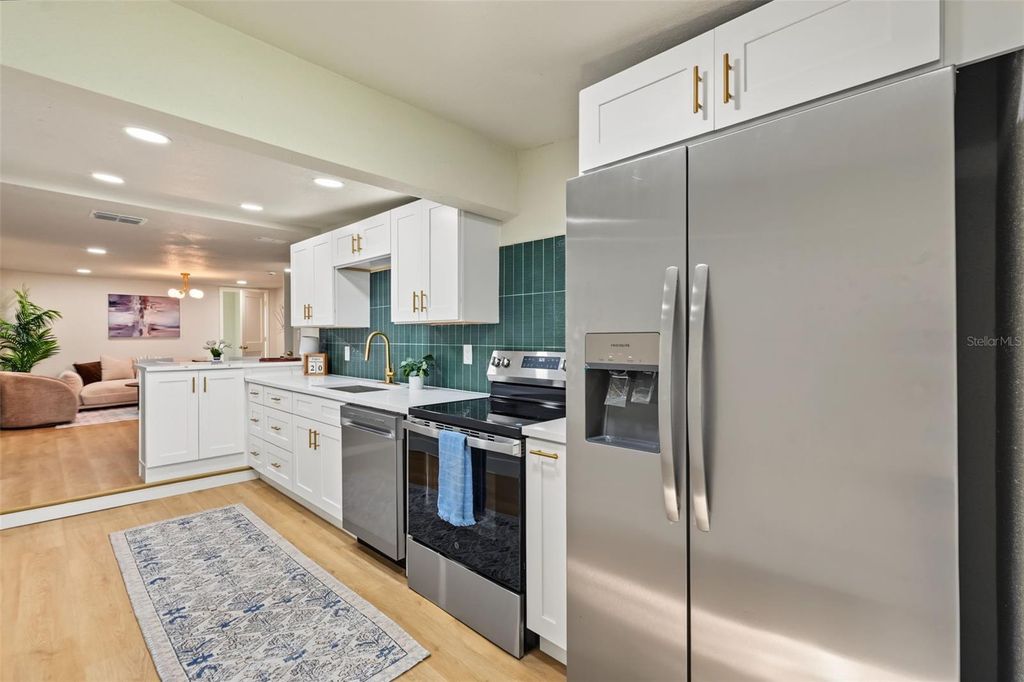 Image 15 of property listing at 8713 N EDISON AVENUE, Tampa, FL 33604