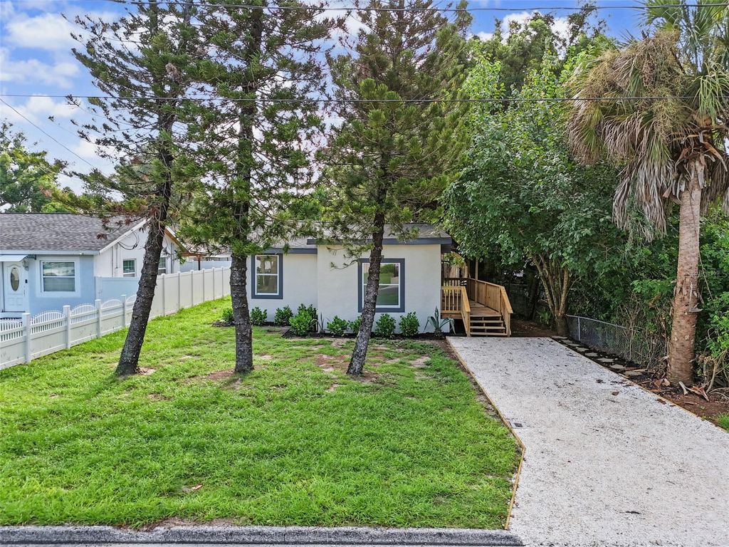 Image 3 of property listing at 8713 N EDISON AVENUE, Tampa, FL 33604