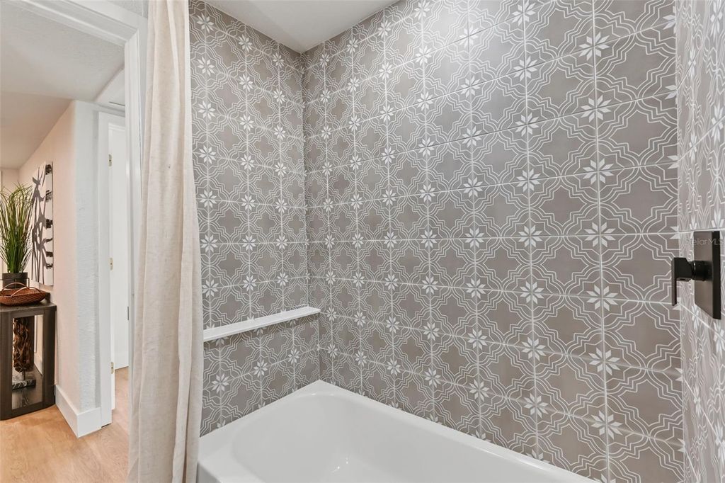 Image 25 of property listing at 8713 N EDISON AVENUE, Tampa, FL 33604
