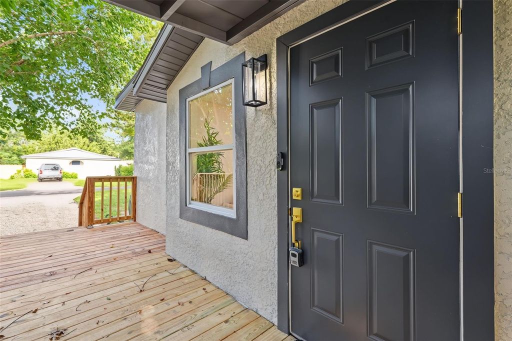 Image 4 of property listing at 8713 N EDISON AVENUE, Tampa, FL 33604