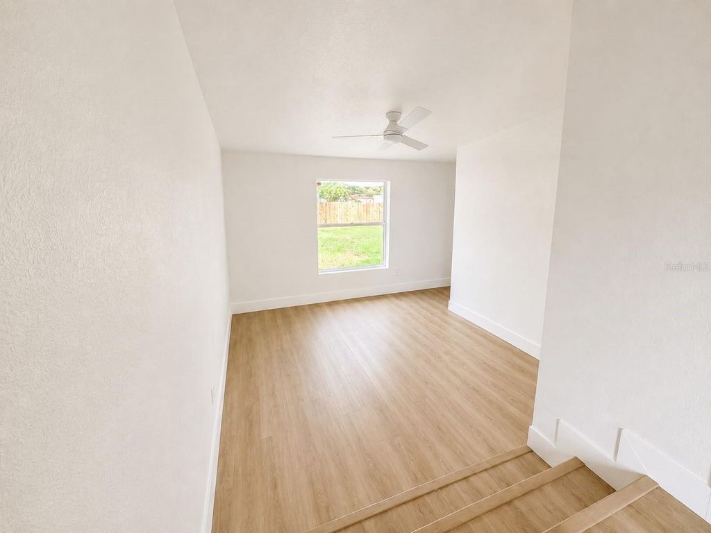 Image 37 of property listing at 8713 N EDISON AVENUE, Tampa, FL 33604