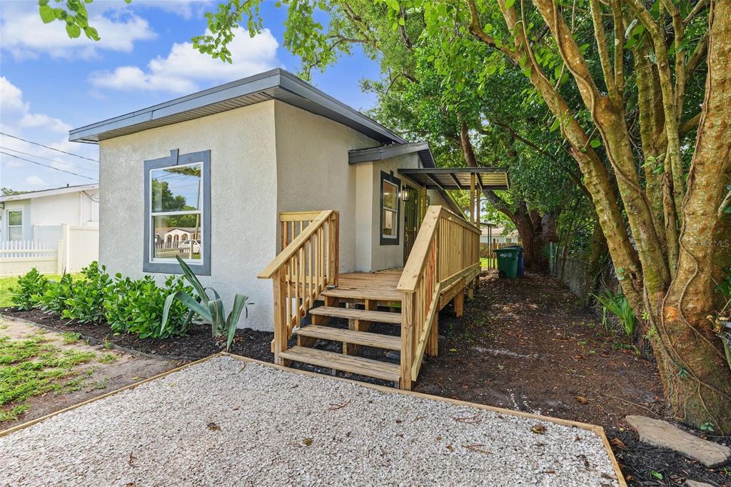Image 38 of property listing at 8713 N EDISON AVENUE, Tampa, FL 33604