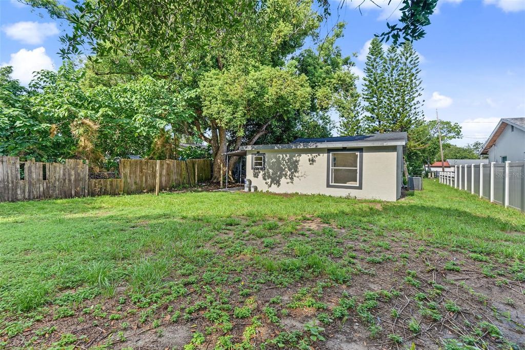 Image 39 of property listing at 8713 N EDISON AVENUE, Tampa, FL 33604
