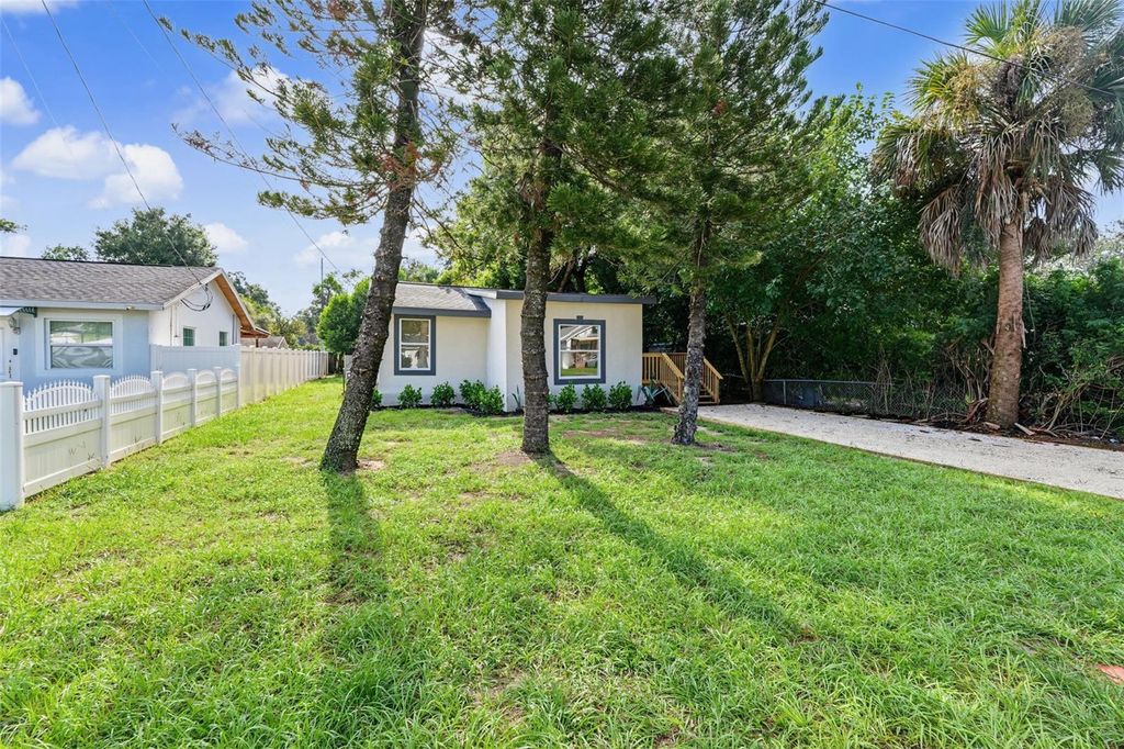 Image 42 of property listing at 8713 N EDISON AVENUE, Tampa, FL 33604