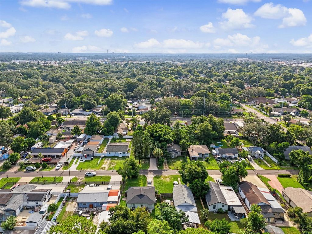 Image 44 of property listing at 8713 N EDISON AVENUE, Tampa, FL 33604