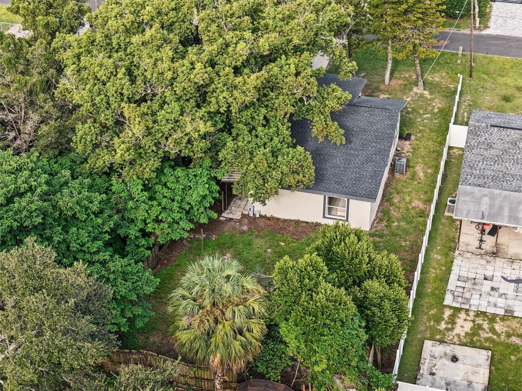 Image 47 of property listing at 8713 N EDISON AVENUE, Tampa, FL 33604