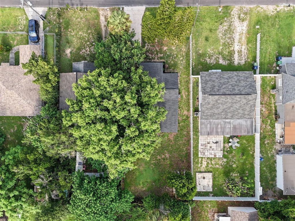 Image 52 of property listing at 8713 N EDISON AVENUE, Tampa, FL 33604