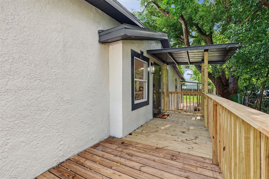 Image 53 of property listing at 8713 N EDISON AVENUE, Tampa, FL 33604