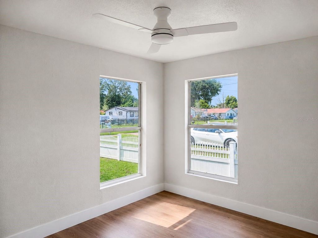 Image 10 of property listing at 8713 N EDISON AVENUE, Tampa, FL 33604
