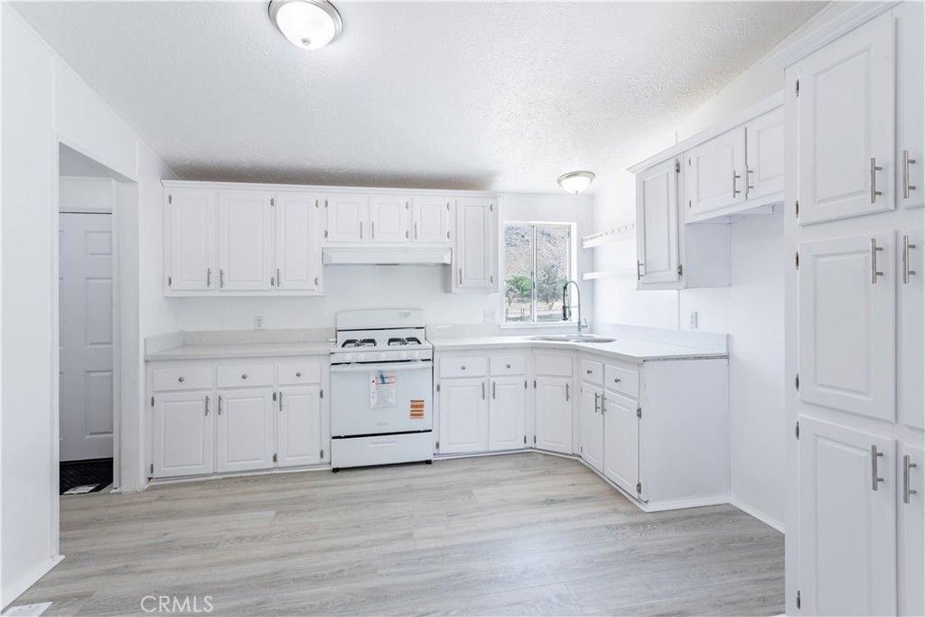 Image 10 of property listing at 4362 Cottonwood Lane, Weldon, CA 93283