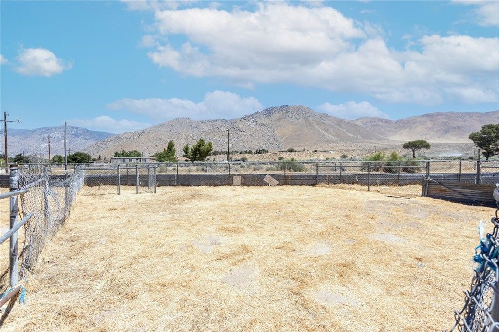 Image 31 of property listing at 4362 Cottonwood Lane, Weldon, CA 93283